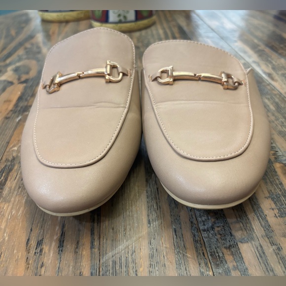 Hot Kiss Women’s Horsebit. Mules Size 11. - Picture 10 of 11